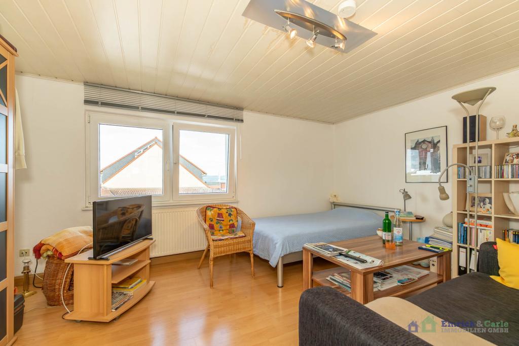 Wohn-/Schlafzimmer OG Haus Nr. 7 Nebengebäude (vermietet)