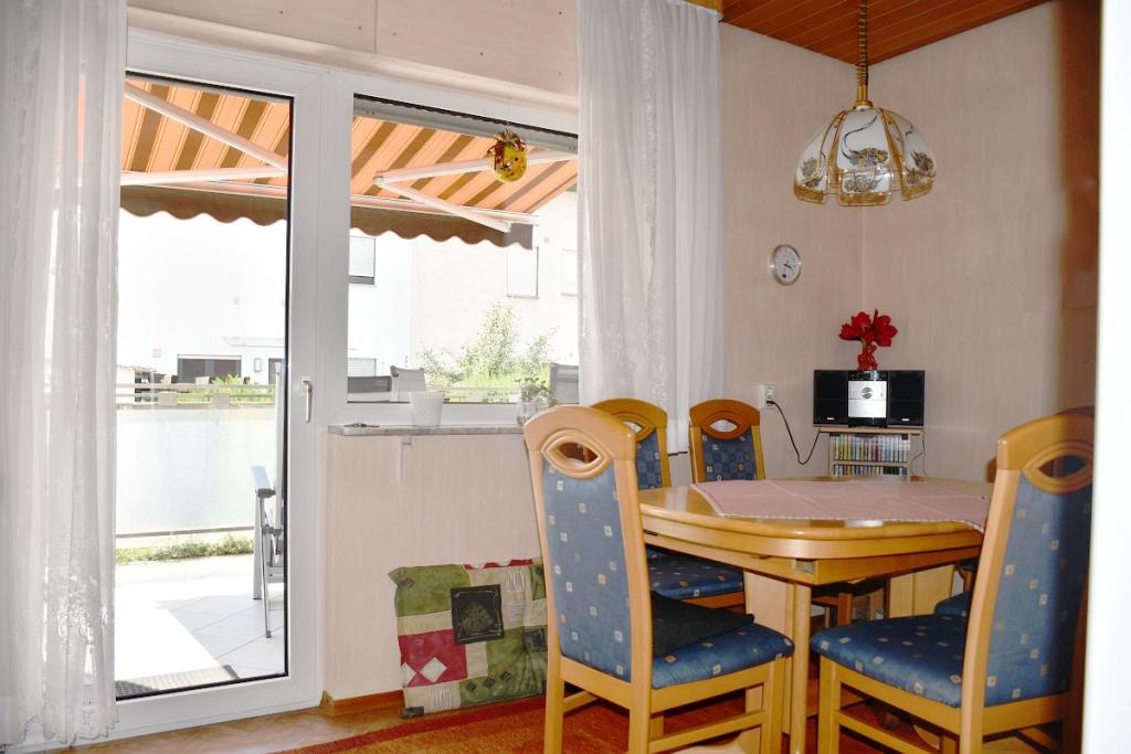 Wohnung EG - Essbereich mit Terrassenzugang