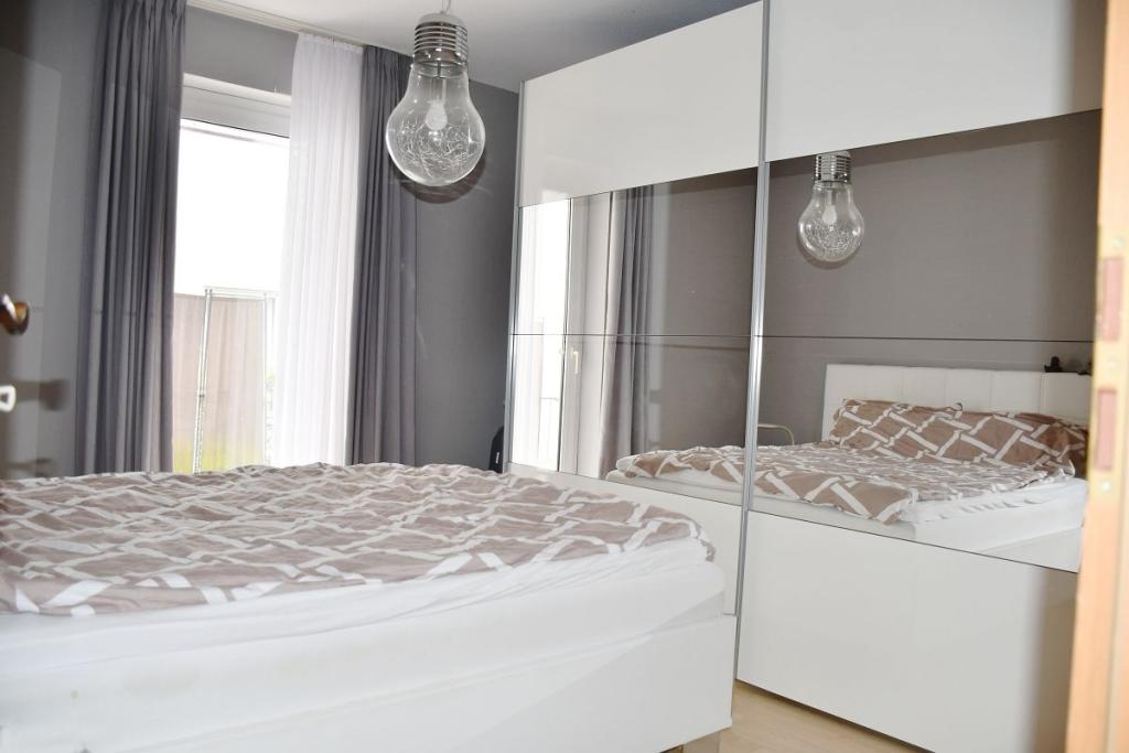 Schlafzimmer mit Terrasse