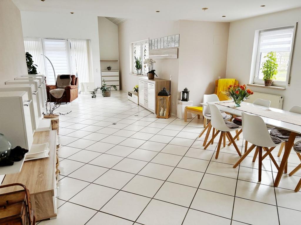 Großzügige 4-Zimmer-Wohnung + Wintergarten in Modautal-Ernsthofen - Foto 2