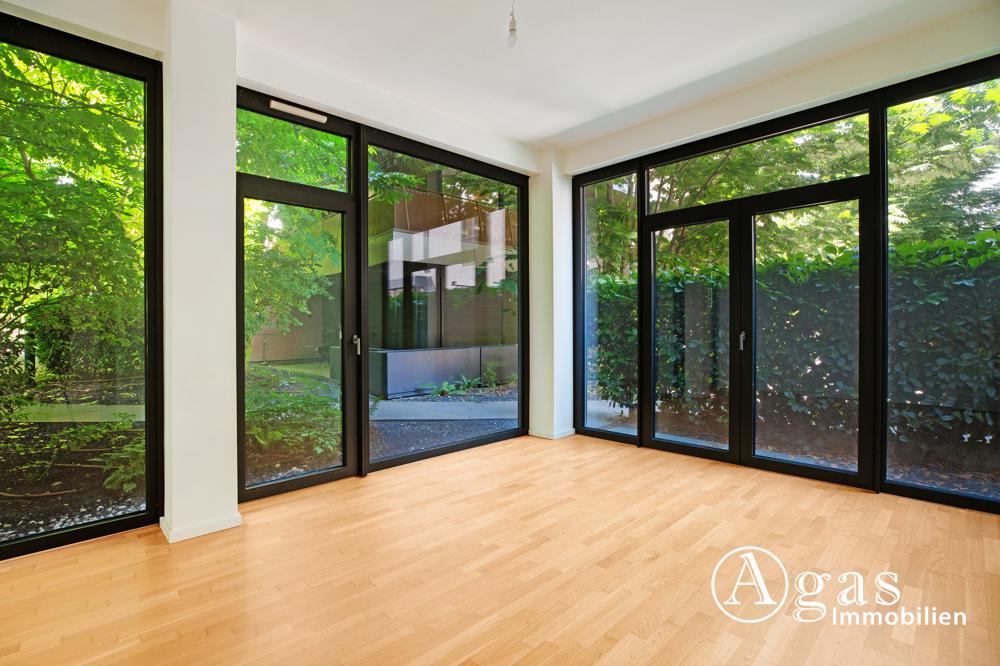 Großzügig und Grün! Großzügige EG 4 Zimmer Wohnung mit Terrasse, ca. 103 m² und EBK in Mitte! - Photo 1
