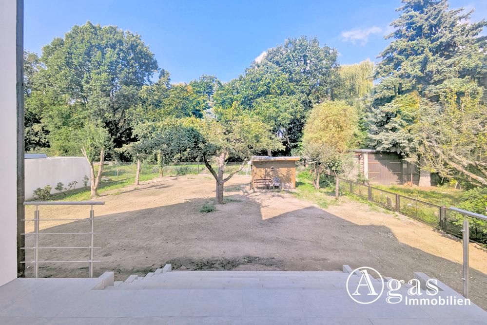 Garten mit Terrasse