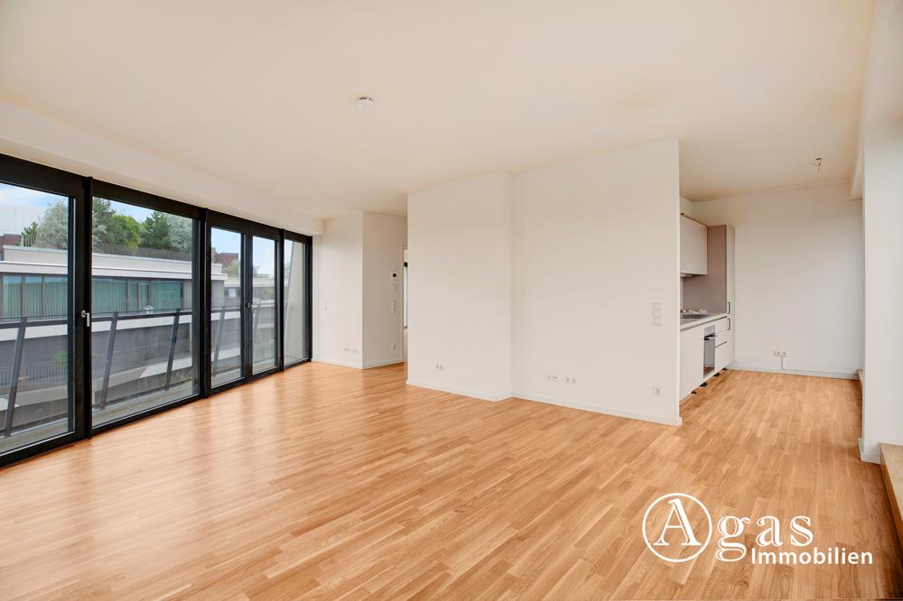 Geräumige 3 Zimmer Wohnung mit ca. 114m², EBK und großer Terrasse im Dachgeschoss in Berlin-Mitte! - Photo 1