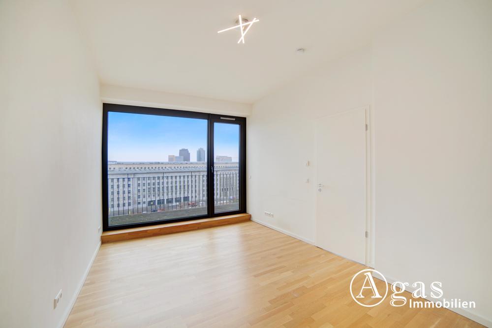 Wunderschöne 2 Zimmer Dachgeschosswohnung mit ca. 77m², EBK und Riesen-Balkon in Berlin-Mitte - Foto 3