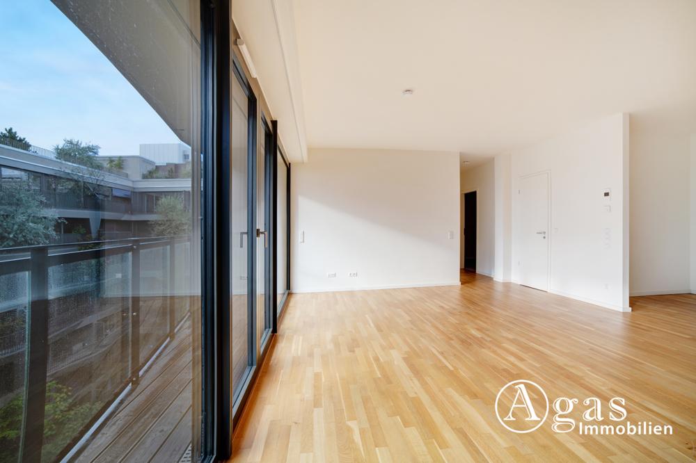 Große und helle 2 Zimmer Wohnung mit 2 Balkons, ca. 67 m², EBK und Concierge in Mitte - Photo 2