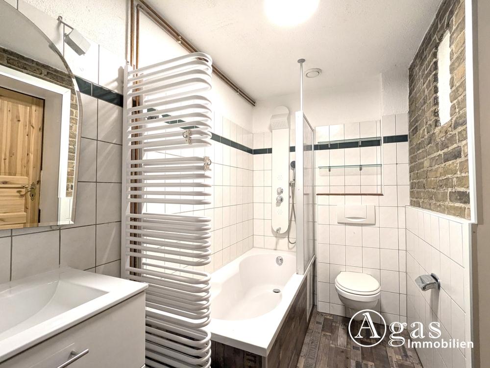 Großzügige Wohnung mit Wintergarten, Kamin und ca. 300 m² Garten - Photo 3