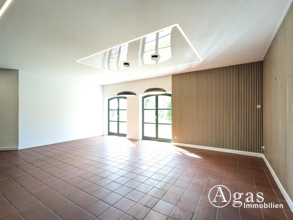 Großzügige Wohnung mit Wintergarten, Kamin und ca. 300 m² Garten - Photo 1