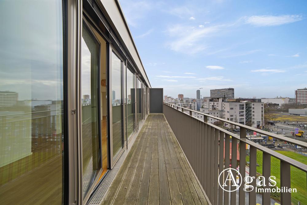 Offen geschnittene 2 Zimmer Dachgeschosswohnung mit ca. 77m², EBK und Riesen-Balkon in Berlin-Mitte - Foto 4