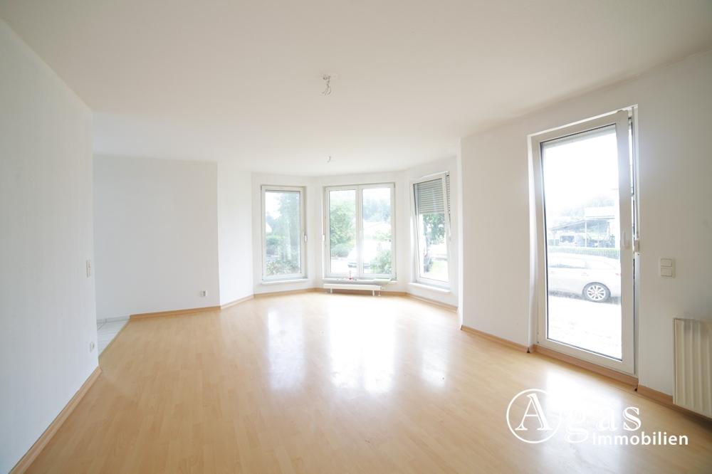 Lichtdurchflutete 3-Zi.-Wohnung mit Tiefgaragenstellplatz zu vermieten - Photo 2