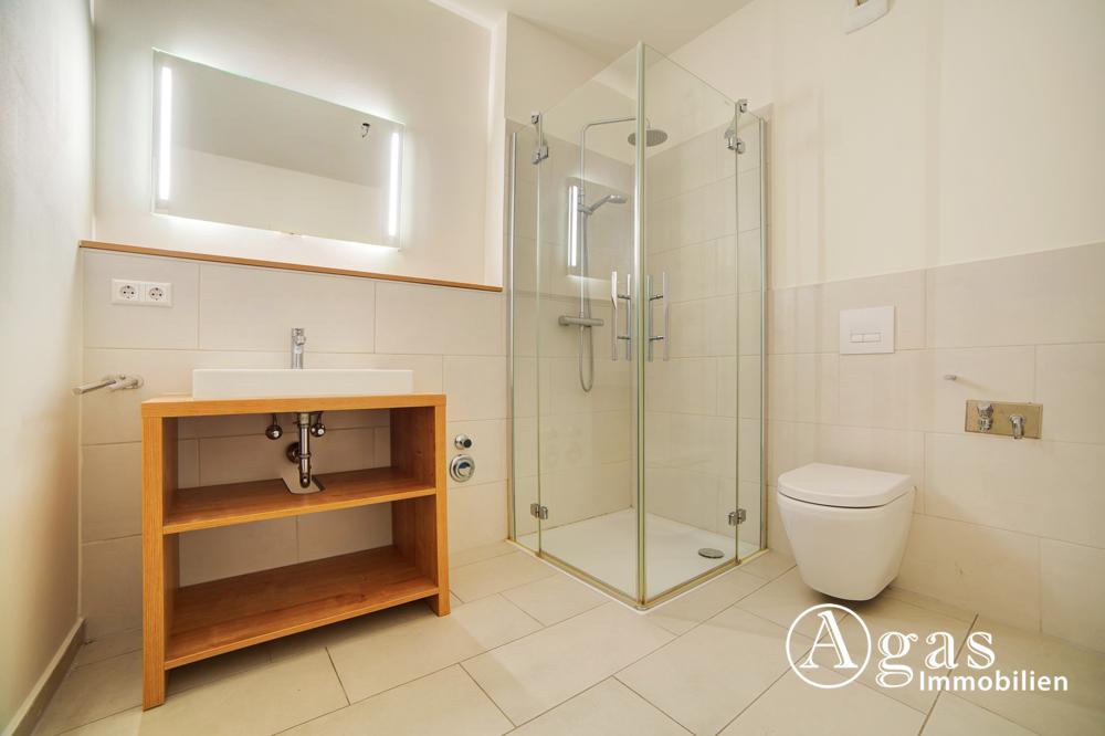 Gut geschnittene 2 Zimmer Wohnung ca. 40m², EBK, Fußbodenheizung und Balkon mit Weitblick in Mitte! - Photo 3