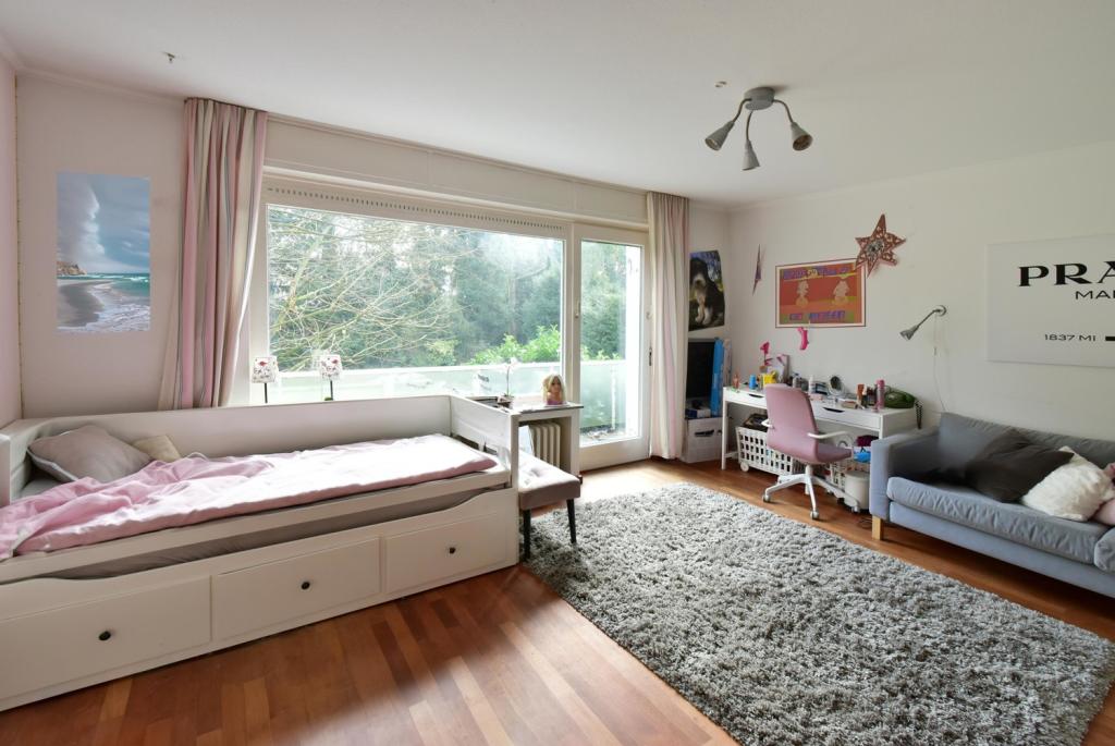 Schlafzimmer mit Balkon Zwischengeschoß