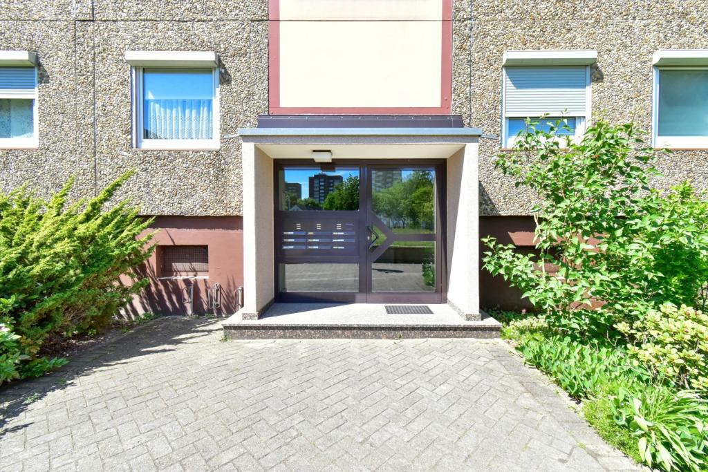 Vorderansicht Eingang