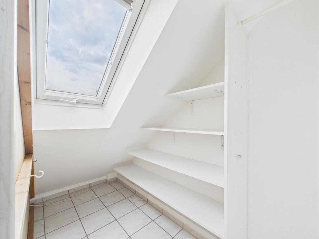 begehbarer Kleiderschrank oben