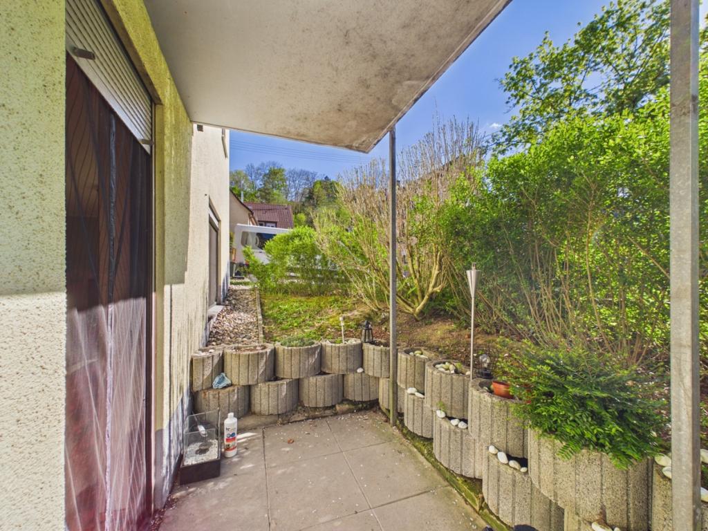 Ab sofort frei ! Kernsanierte 1,5 bis 2,0 Zimmer Wohnung inkl. Küche, Terrasse in zentraler Lage. - Photo 2