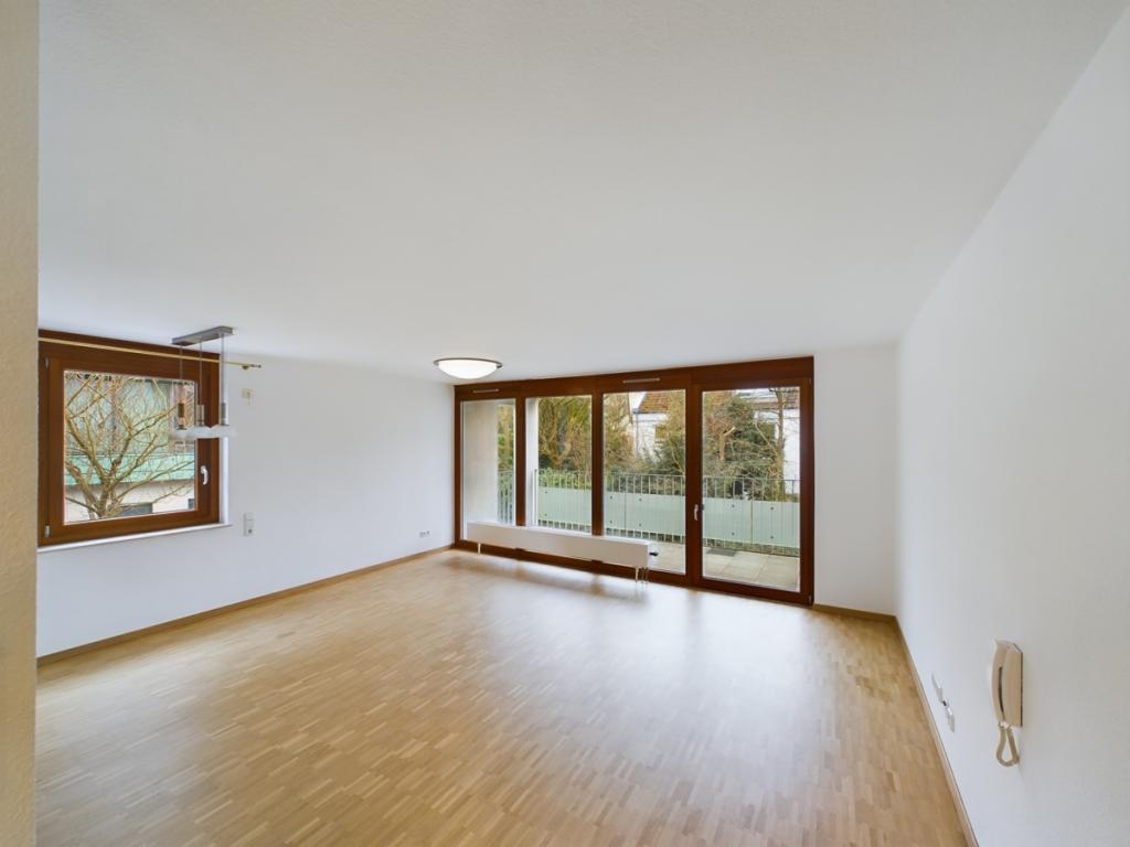 Seniorenwohnung: barrierefrei, 2 Zimmer, EBK, Bad, Balkon, Keller, Aufzug, Hausnotruf - Foto 2