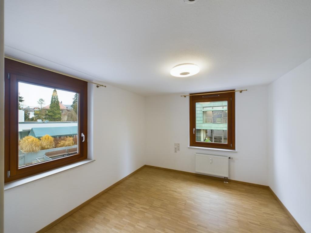 Seniorenwohnung: barrierefrei, 2 Zimmer, EBK, Bad, Balkon, Keller, Aufzug, Hausnotruf - Foto 3