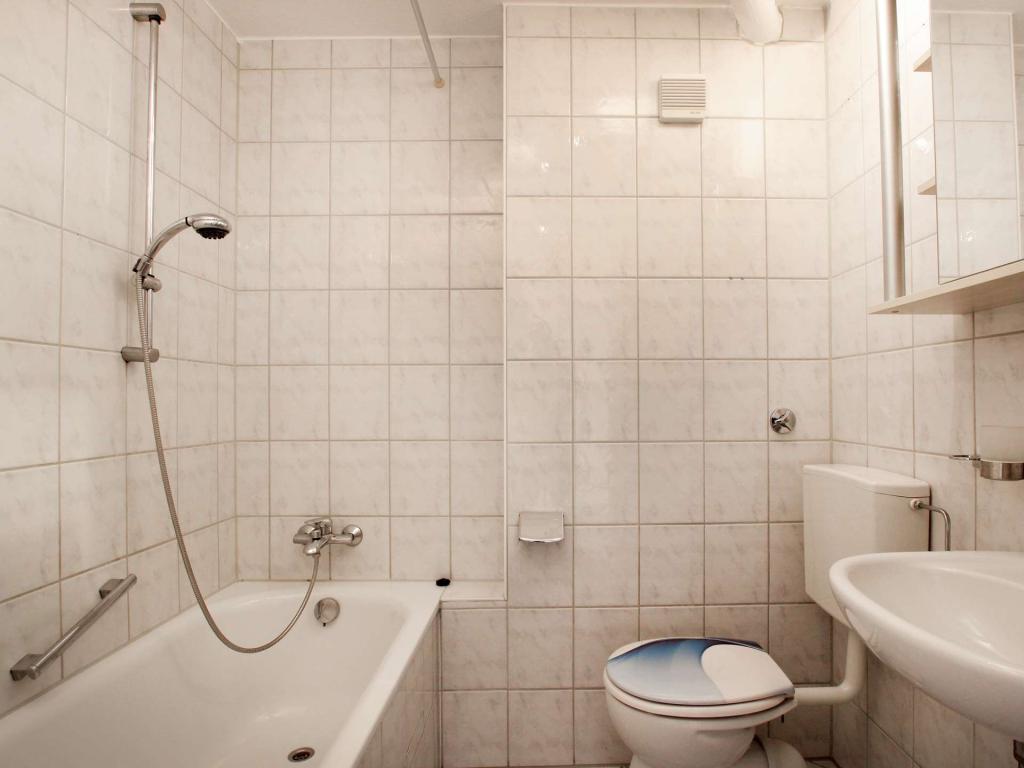 Top WG-Zimmer im Stuttgarter Osten – Sofort einzugsbereit & perfekte Uni-Anbindung! - Photo 5