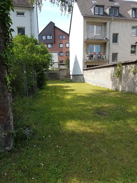Grundstück