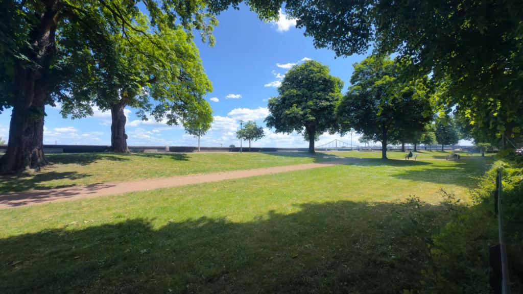 Lage am Rhein