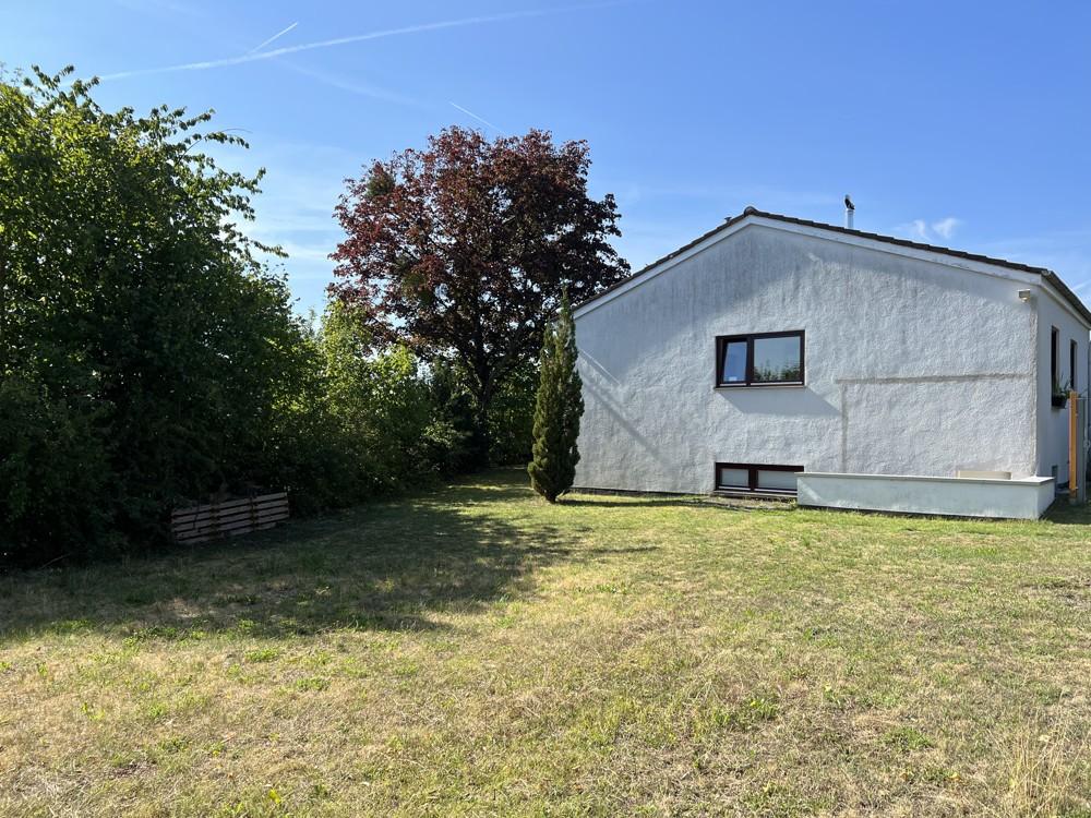 Sonniger Bungalow mit großzügigem Gartengrundstück und Pool - Foto 5