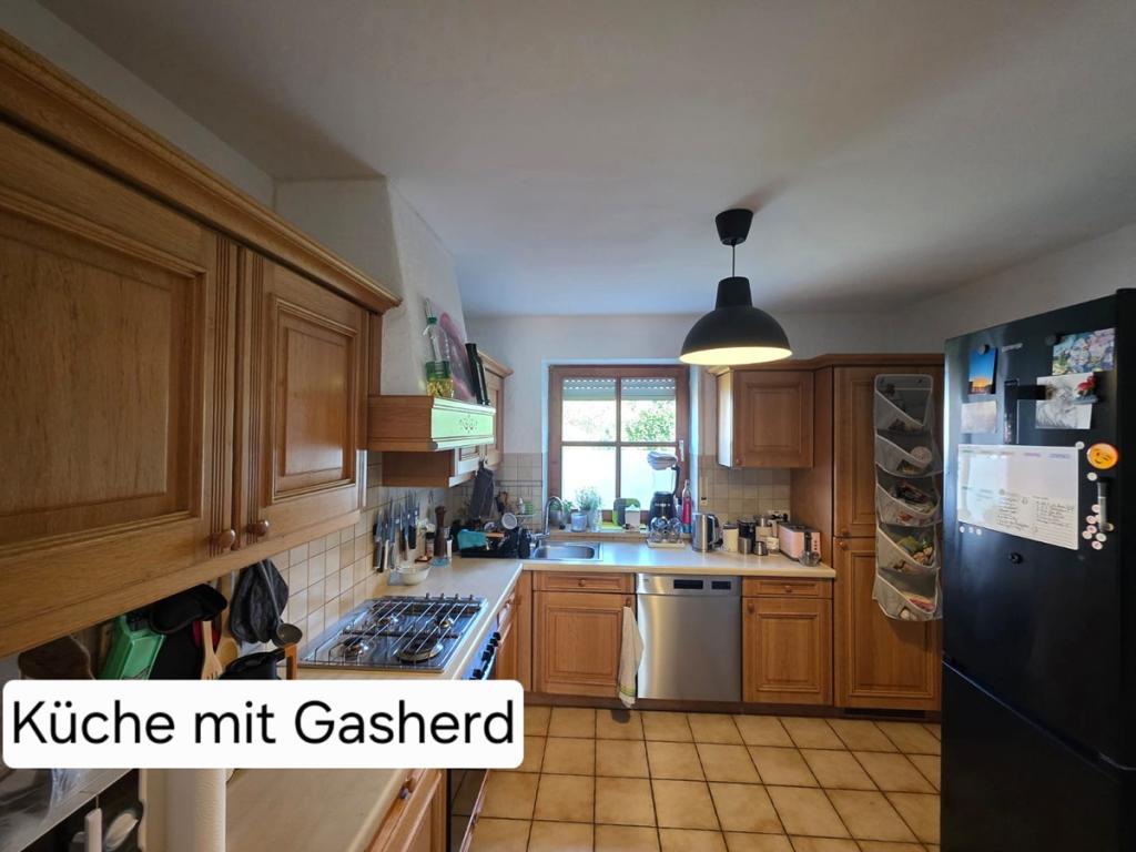 ruhiges 4-Zimmer-Reihenhaus mit Wintergarten, Kachelofen und EBK in Deggendorf - Photo 5