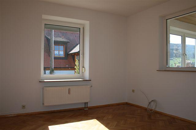 <h1 class="md:text-xl md:leading-6 mt-4 md:mt-10 lg:mb-6 mb-3 text-primary-500 font-semibold text-base leading-5"> Wohnung in Litzendorf </h1> - Foto 1