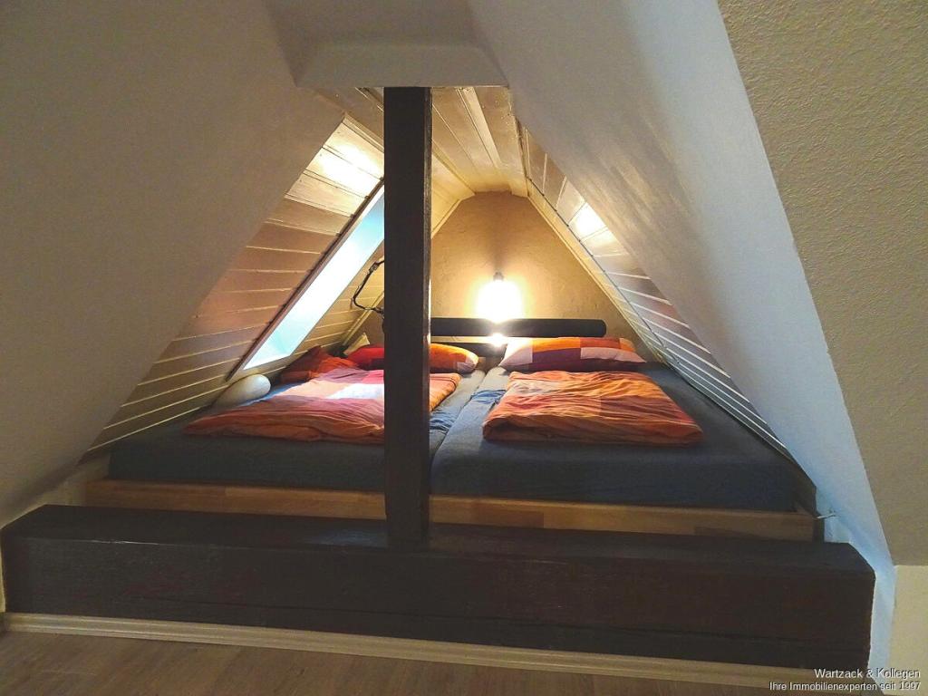3-Zimmer-Wohnung mit zusätzlichen Spitzboden, Einbauküche, zwei Balkonen und TG-Stellplatz in Roth - Photo 5
