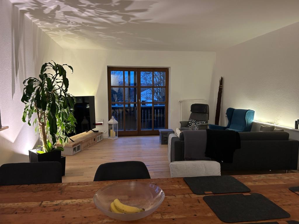 Großzügige Bel Etage mit 3 Balkonen Einbauküche und neuem Bad - Photo 2