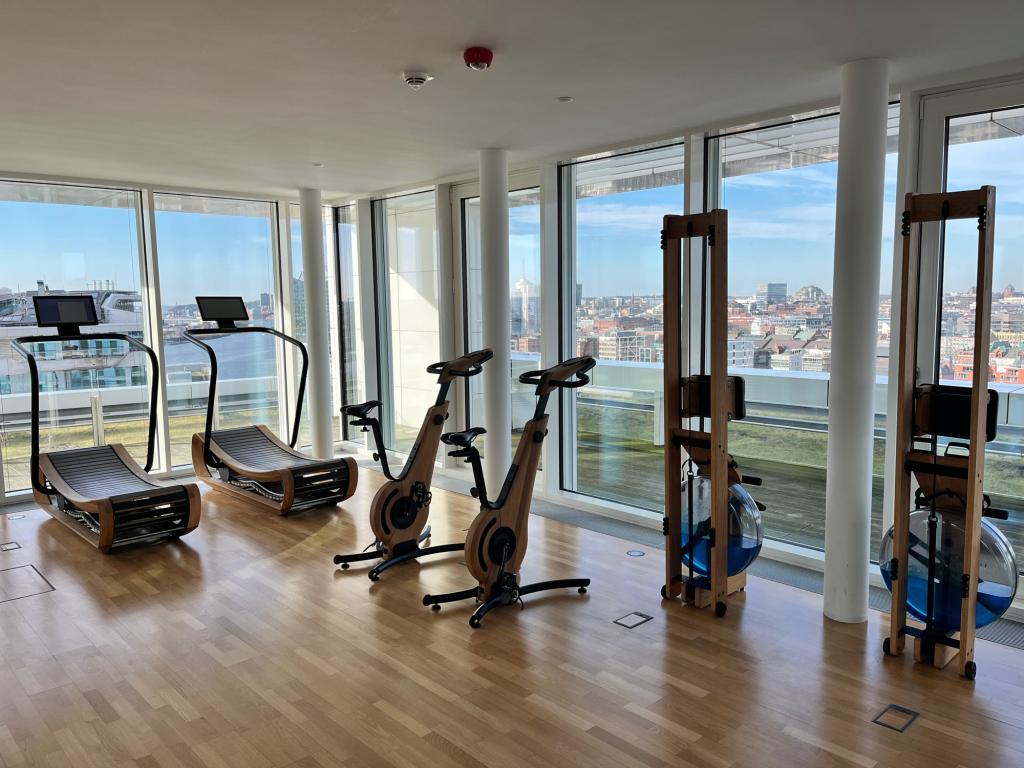Fitnessstudio mit 240 Grad Rundum-Blick