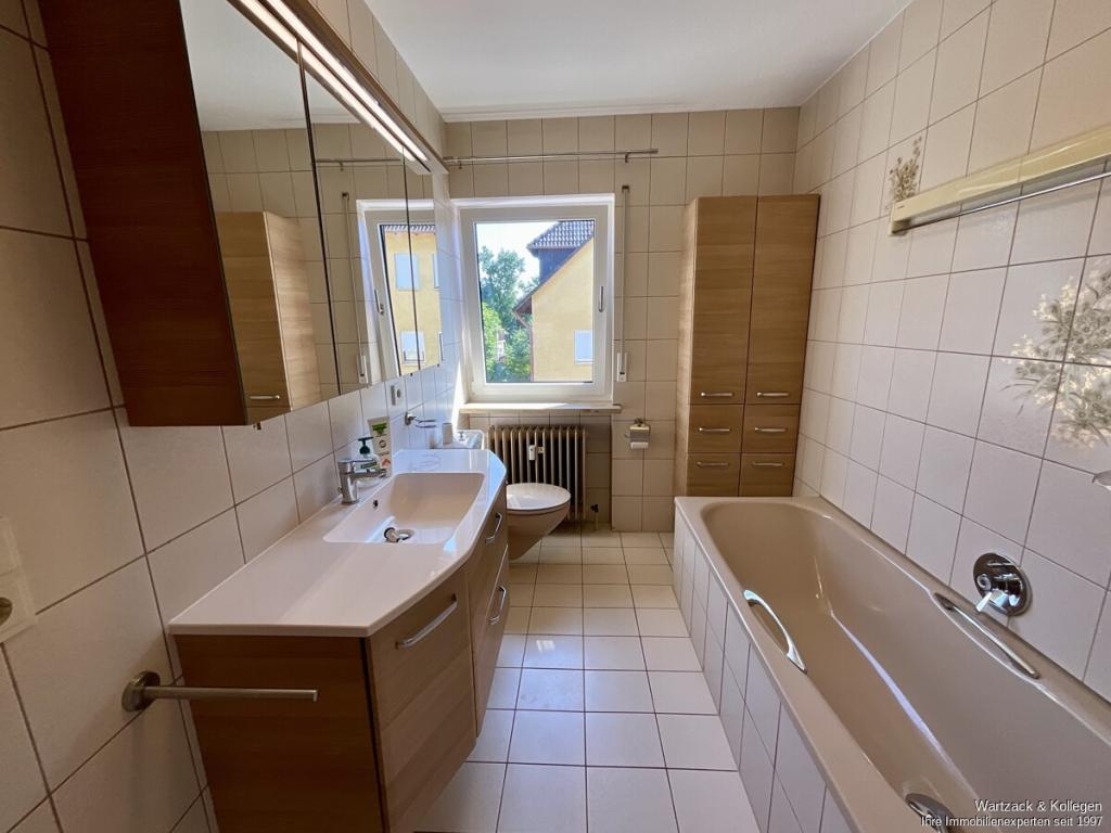 Herrliche 4-Zimmer-Wohnung mit großem Balkon und Gemeinschaftsgarten in Büchenbach - Photo 5