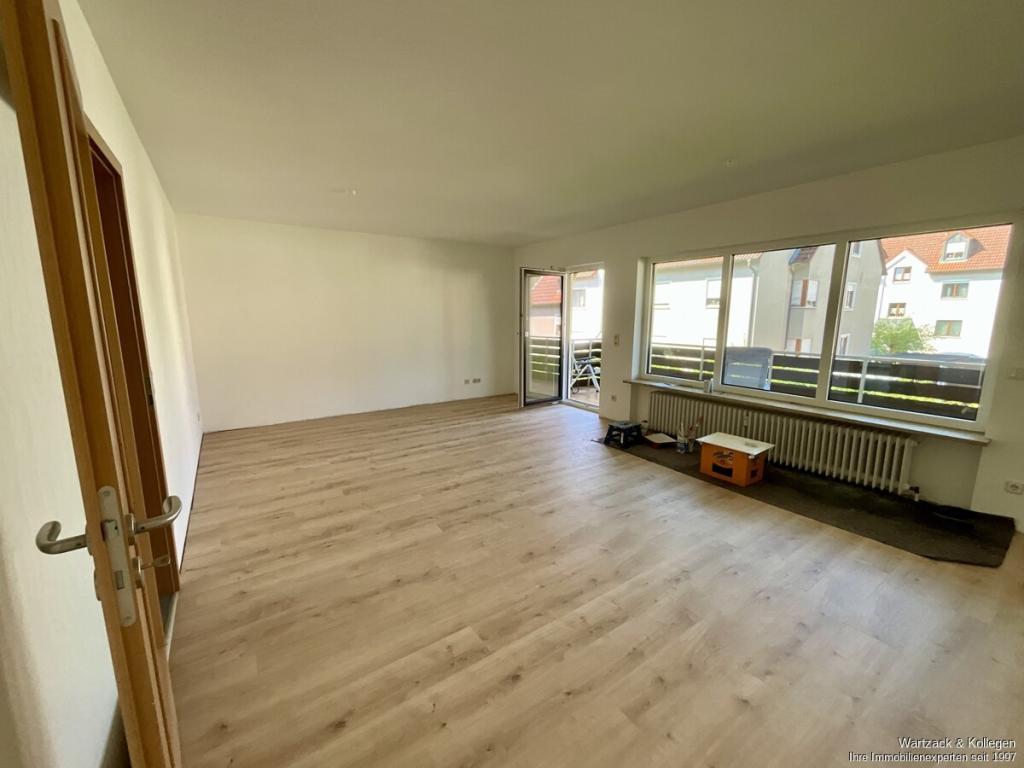 Herrliche 4-Zimmer-Wohnung mit großem Balkon und Gemeinschaftsgarten in Büchenbach - Photo 2