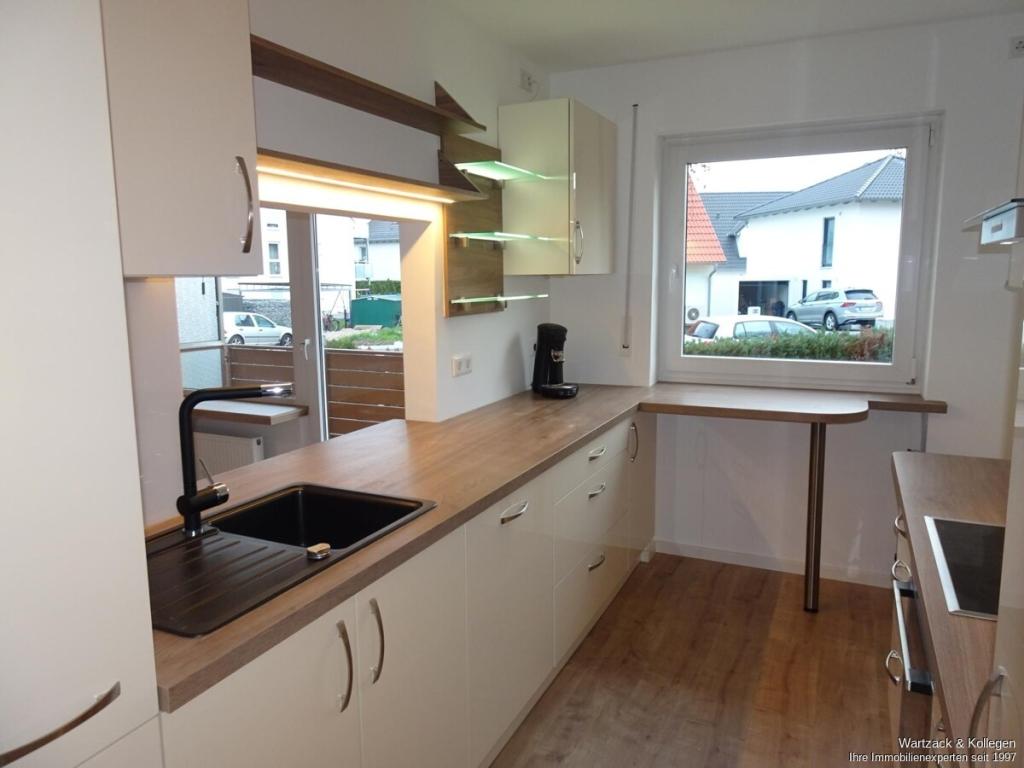 wunderschöne, sanierte 2-Zimmer-Wohnung mit neuwertiger EBK und Balkon in Schwabach - Foto 4
