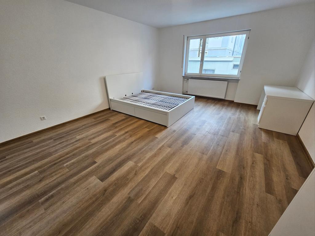 Saniertes Zimmer zu vermieten mit ca. 25qm in 6er-WG - Photo 2