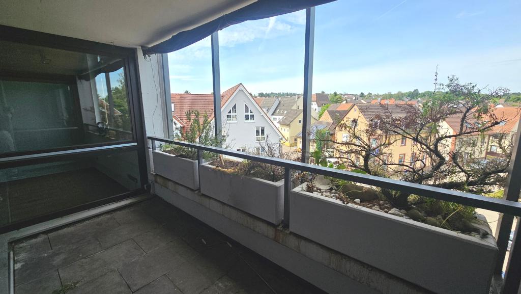 Bald renovierte Maisonette-Wohnung mit drei Balkonen im Zentrum von Langensteinbach - Foto 5