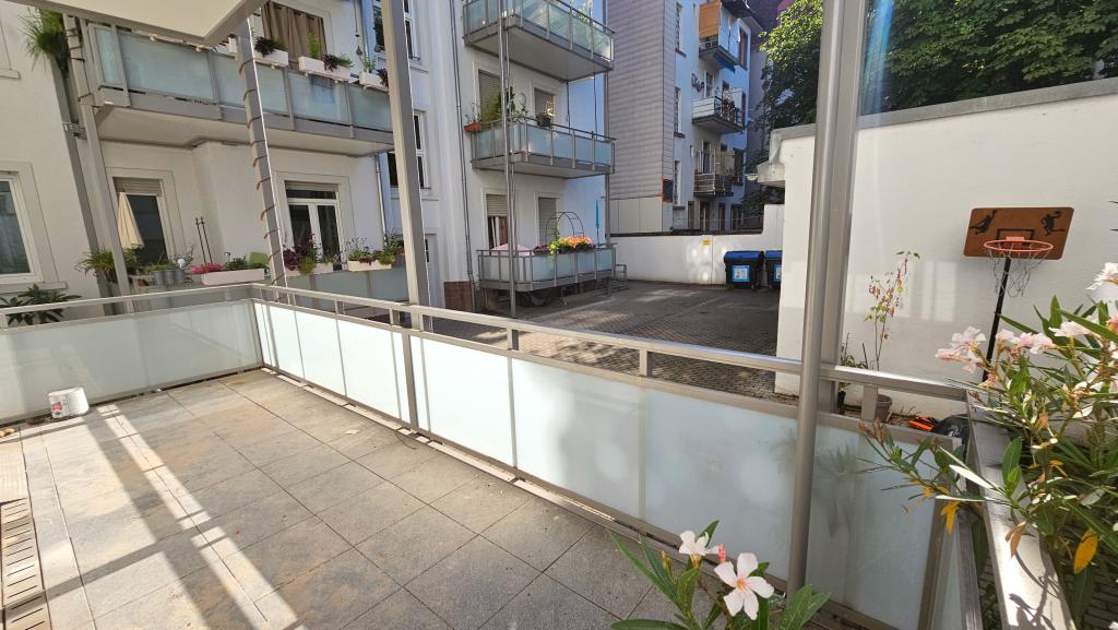 NEU-sanierte 4-Zimmer-EG-Whg. zwischen Kolpingplatz und alter Vincentius-Klinik zu vermieten! - Photo 1