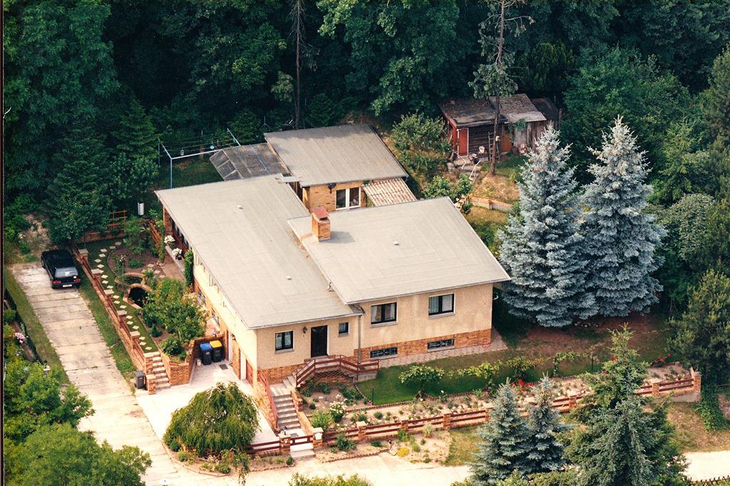 luftaufnahme_omas_haus_optimiert_gedreht.jpg
