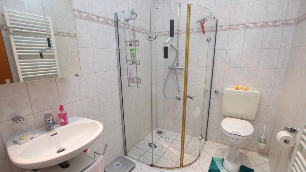 Badezimmer EG