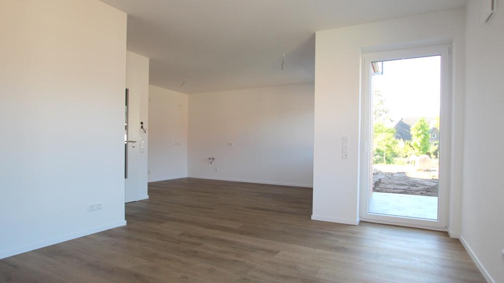 Wohn-/Esszimmer mit integriertem Kochbereich (Küche vom Vormieter vorhanden)