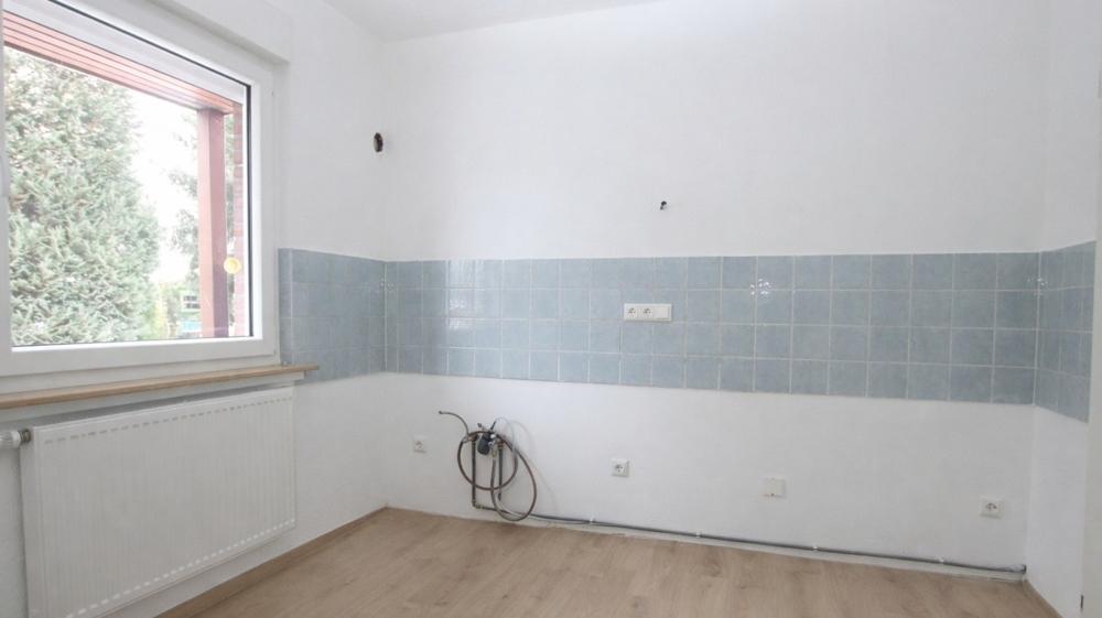 Renoviertes, ebenerdiges Reihenendhaus mit Terrasse und Garage in Bad Zwischenahn – Rostrup - Photo 2