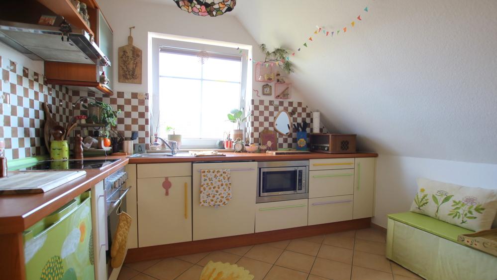 Dachgeschosswohnung mit Balkon und Stellplatz in Edewecht - zentrale Wohnlage - Photo 3