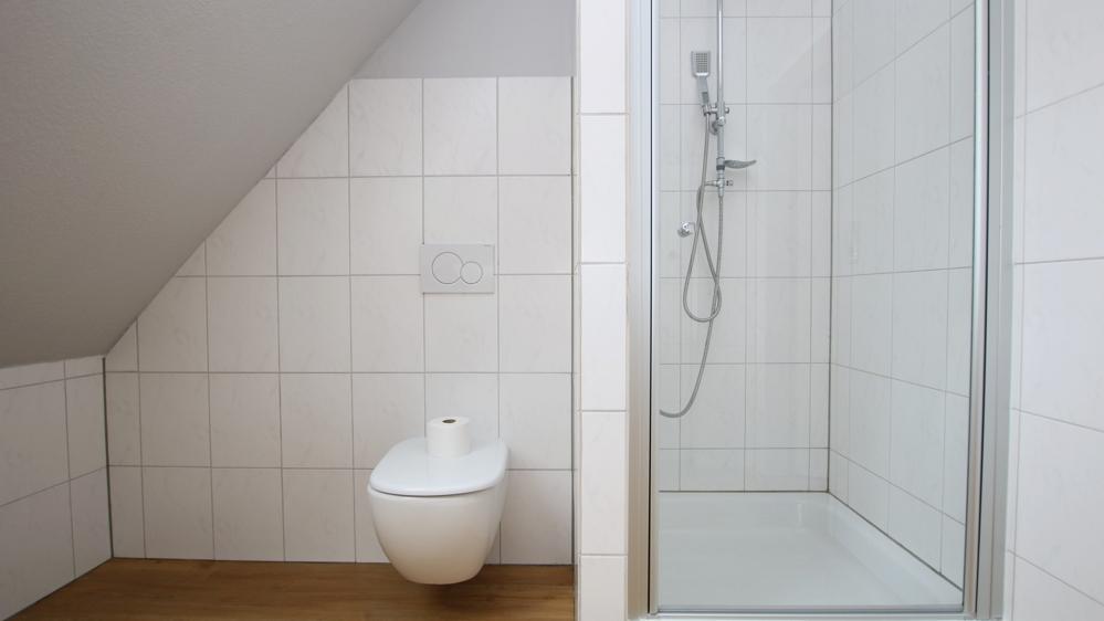 Moderne 2-Zimmer-Obergescosswohnung mit Einbauküche und Stellplatz in Wiefelstede - Photo 2
