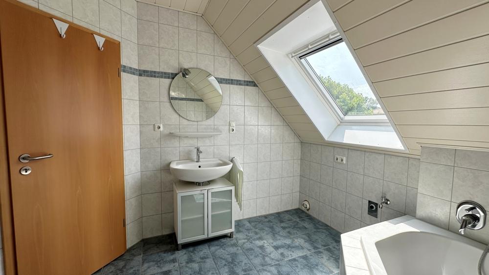 Gepflegte 4-Zimmer-Doppelhaushälfte mit Garten, Terrasse und Stellplatz in Eversten - Photo 4