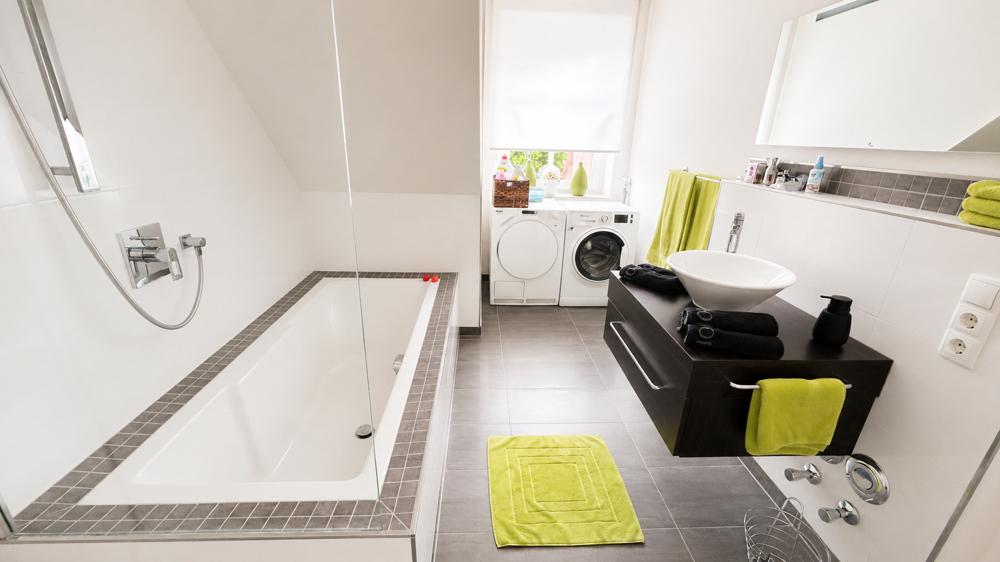 Exklusive 3-Zimmer-Penthouse-Wohnung mit Dachterrasse und TG-Stellplätze im Herzen von Bad Zw'ahn - Foto 3