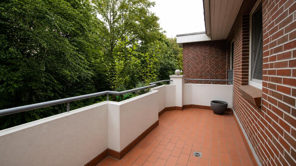 Dachgeschosswohnung mit Balkon und Pkw-Stellplatz in Westerstede - zentrale Wohnlage - Photo 5