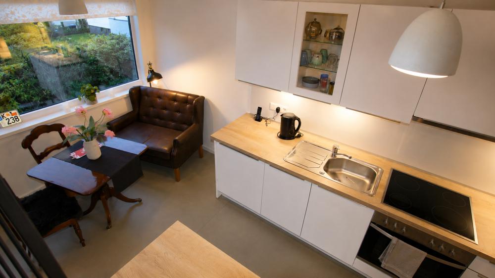 Hochwertige und moderne 3-Zimmer-Wohnung mit Balkon und EBK in fußläufiger Entfernung zur Innenstadt - Photo 4