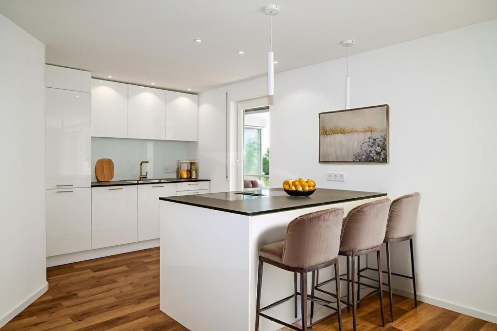 Küche_mit Zugang zu Süd-West Terrasse