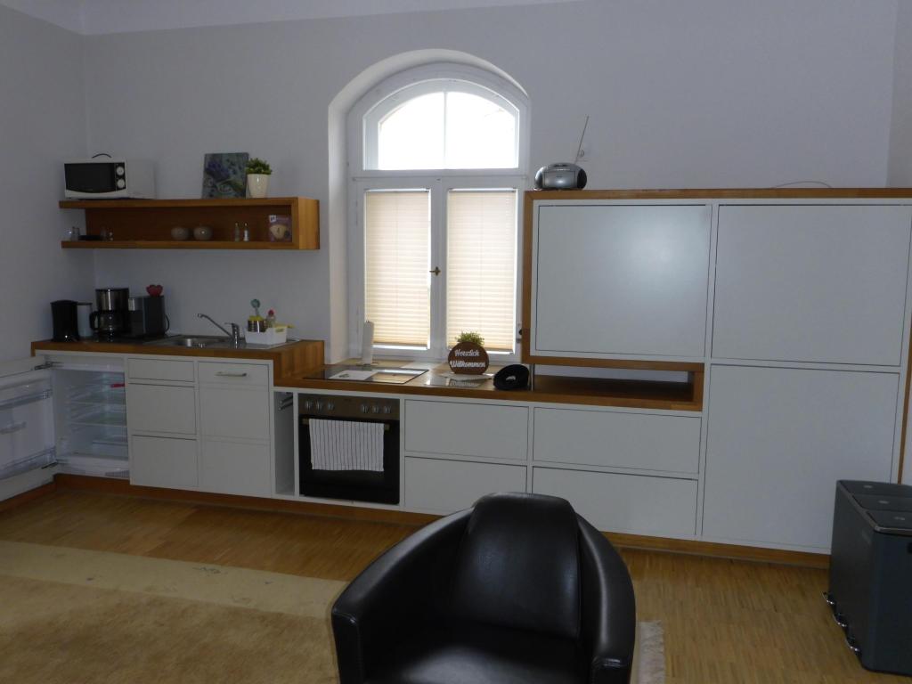 Möblierte 2-Raum-Wohnung mit Stellplatz! - Foto 2