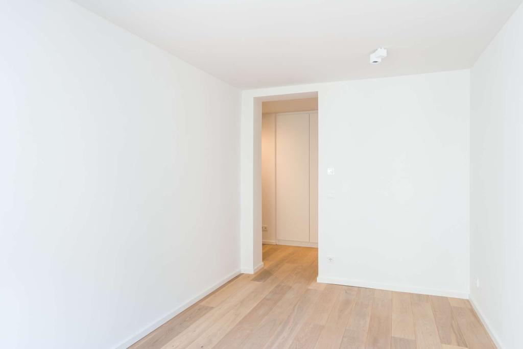 Schlafzimmer mit Blick in die Diele