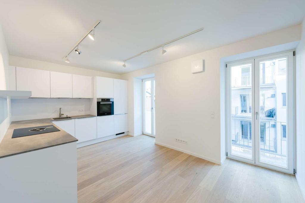 Die Wohnküche mit Balkon