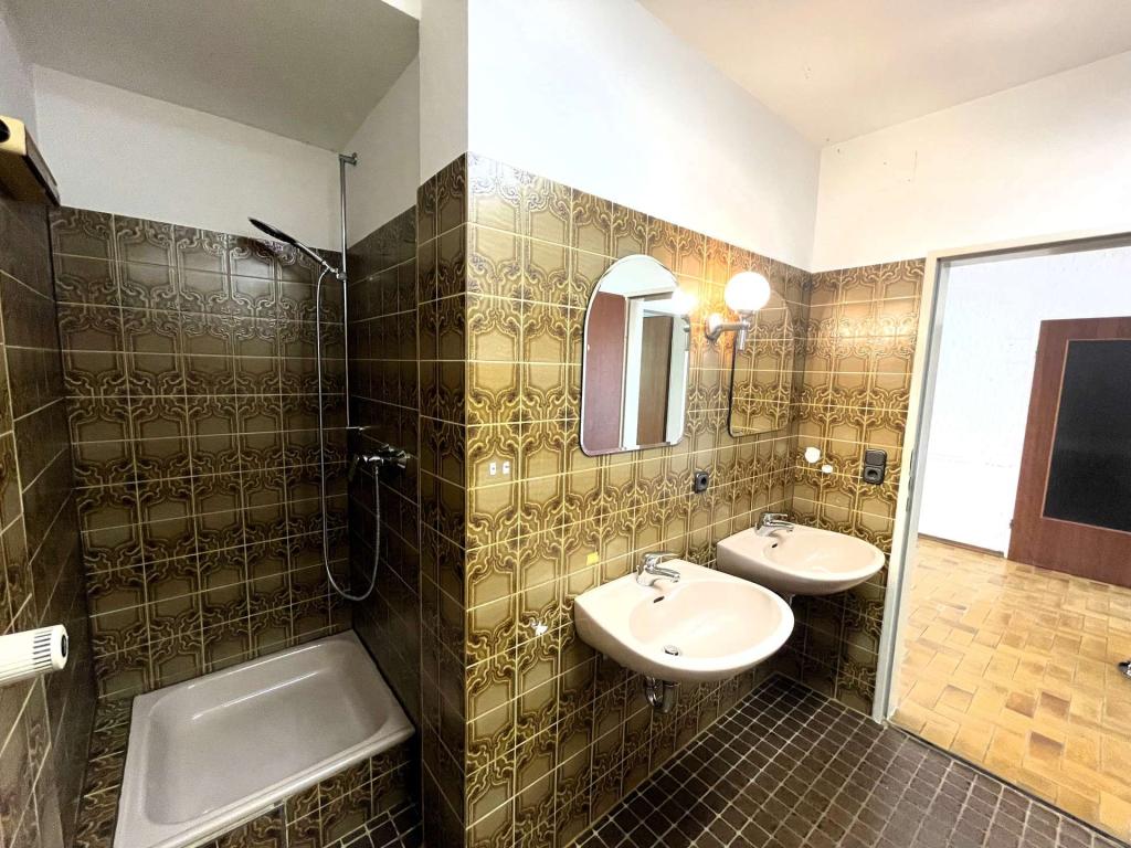 Bad mit Dusche